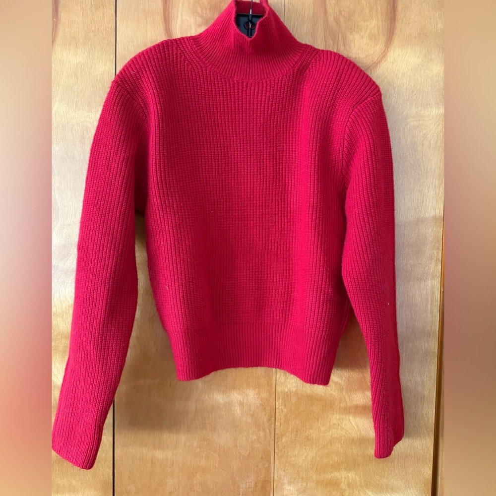 H&M SWEATER - Picture 2 of 3
